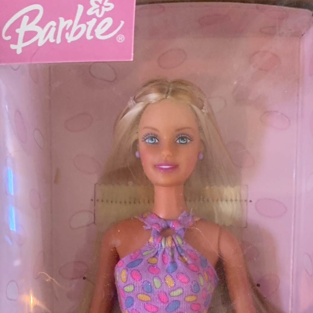 2003 Easter Barbie - Picture 6 of 7